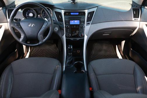 2013 Hyundai SONATA SE