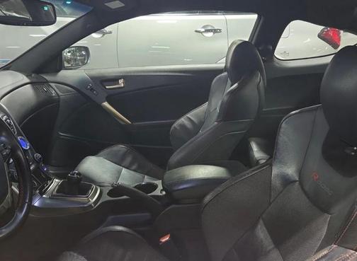 2014 Hyundai Genesis Coupe 2.0T R-Spec