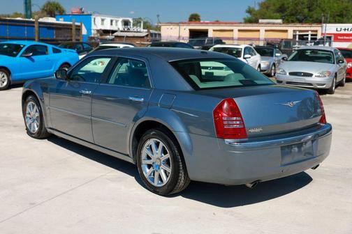 2007 Chrysler 300C Base