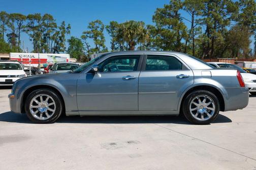 2007 Chrysler 300C Base