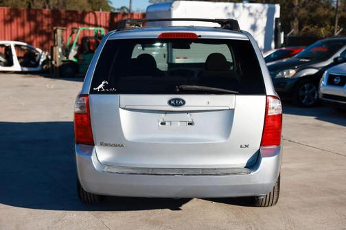2006 Kia Sedona LX