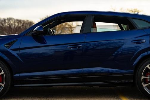 2022 Lamborghini Urus 
