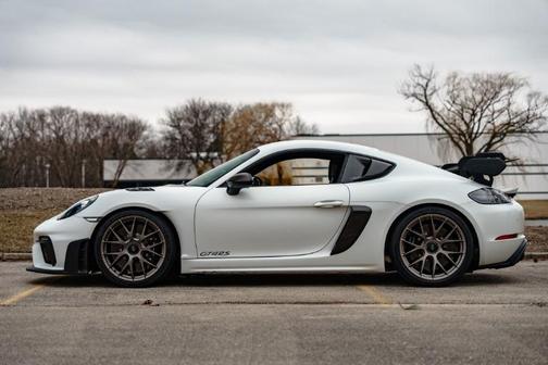 2023 Porsche 718 Cayman GT4 RS