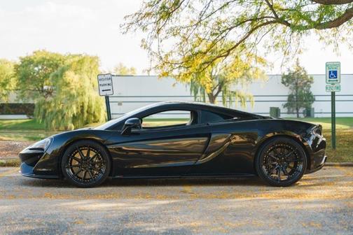 2016 McLaren 570S Base