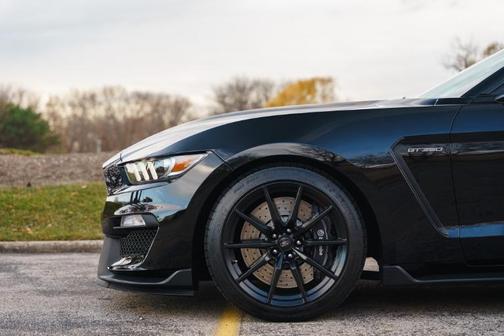 2017 Ford Shelby GT350 Base
