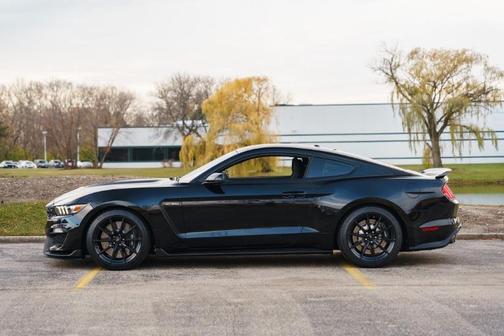 2017 Ford Shelby GT350 Base