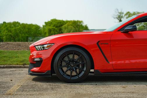 2016 Ford Shelby GT350 Base