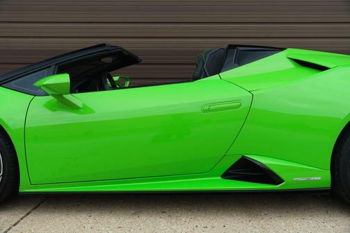 2020 Lamborghini Huracan EVO Base