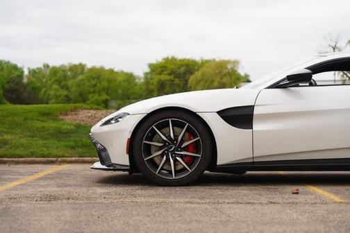 White 2019 Aston Martin Vantage Base