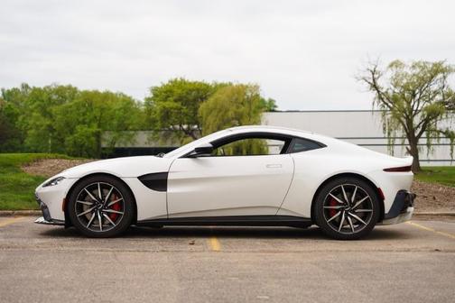White 2019 Aston Martin Vantage Base