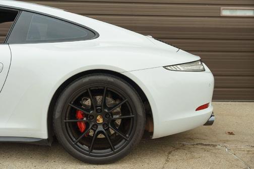 2015 Porsche 911 Carrera GTS