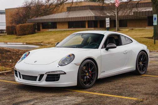 2015 Porsche 911 Carrera GTS