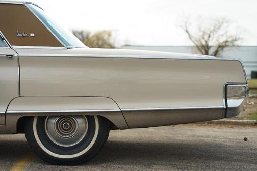 1966 Chrysler New Yorker 