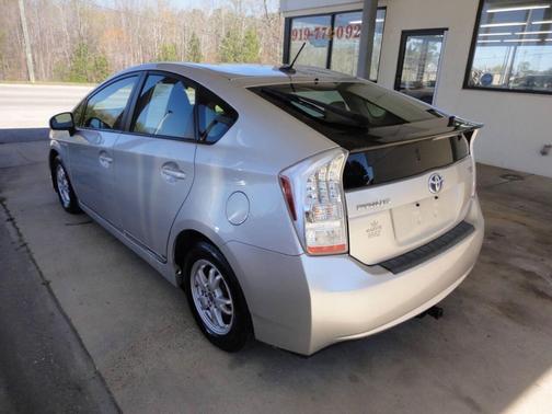 Classic Silver Metallic 2011 Toyota Prius II