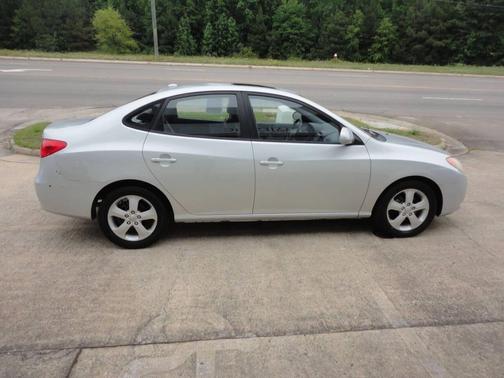 Silver 2008 Hyundai ELANTRA SE