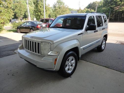 Bright Silver Metallic Clearcoat 2009 Jeep Liberty Sport