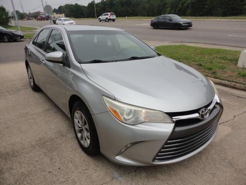 Celestial Silver Metallic 2015 Toyota Camry SE