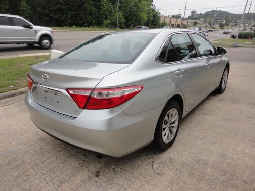 Celestial Silver Metallic 2015 Toyota Camry SE