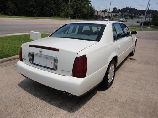 2004 Cadillac DeVille Base