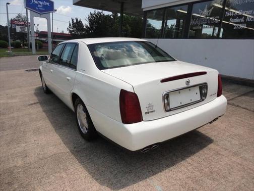 2004 Cadillac DeVille Base