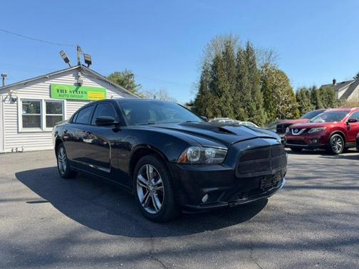 Pitch Black 2014 Dodge Charger R/T