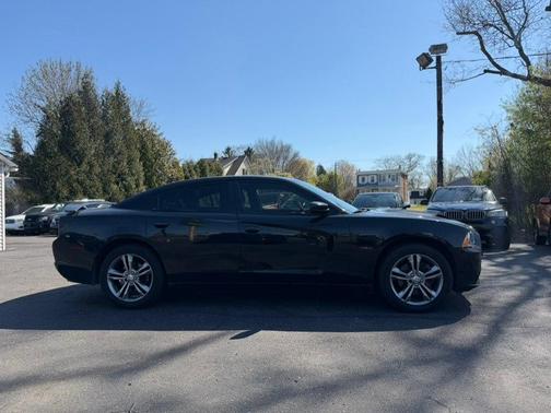 Pitch Black 2014 Dodge Charger R/T