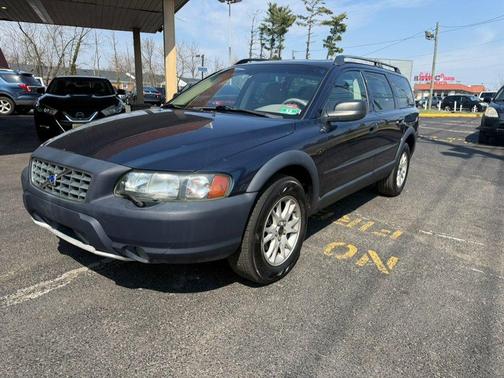 Blue Metallic 2004 Volvo XC70 2.5T