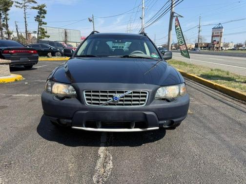 Blue Metallic 2004 Volvo XC70 2.5T