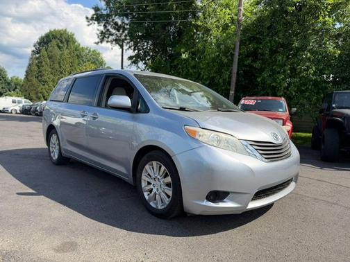 Predawn Gray Mica 2015 Toyota Sienna LE