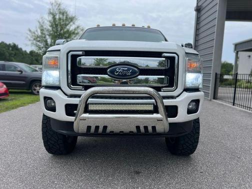 White 2014 Ford F-350 Lariat Super Duty