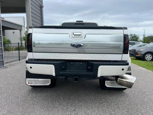 White 2014 Ford F-350 Lariat Super Duty