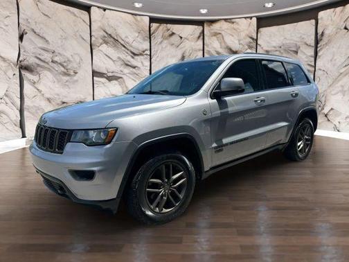 Gray 2016 Jeep Grand Cherokee Laredo
