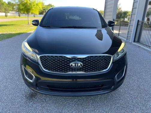 Black 2016 Kia Sorento L