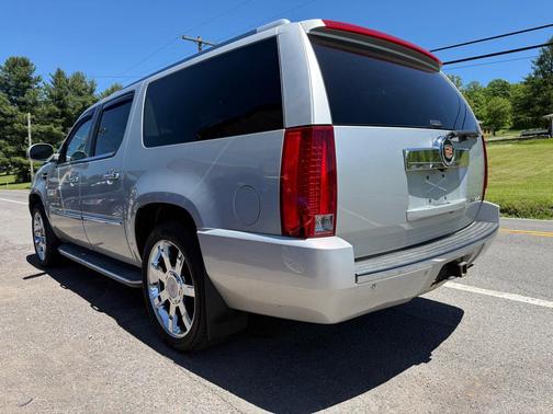 Radiant Silver Metallic 2013 Cadillac Escalade ESV Luxury
