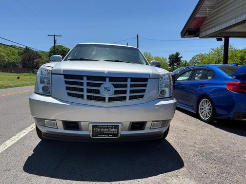 Radiant Silver Metallic 2013 Cadillac Escalade ESV Luxury