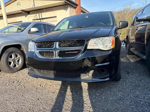 Black Onyx Crystal Pearlcoat 2018 Dodge Grand Caravan SE