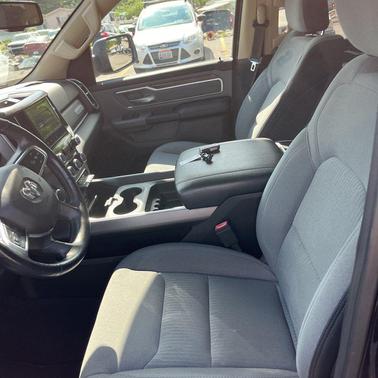 Diamond Black Crystal Pearlcoat 2019 RAM 1500 Big Horn