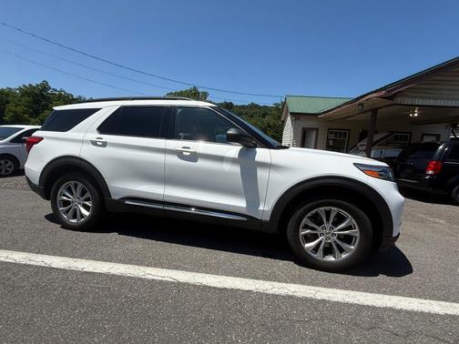 Oxford White 2020 Ford Explorer XLT