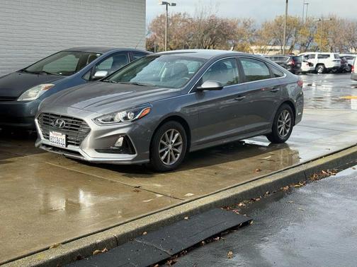 2018 Hyundai SONATA SE