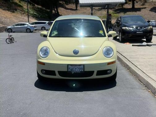 2006 Volkswagen New Beetle 2.5