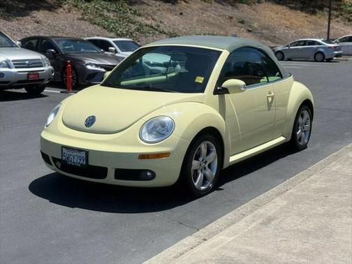 2006 Volkswagen New Beetle 2.5