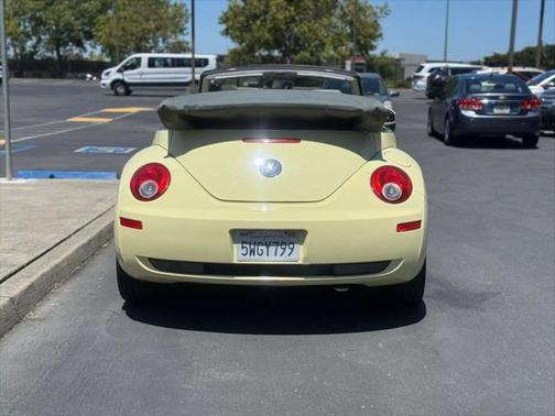 2006 Volkswagen New Beetle 2.5