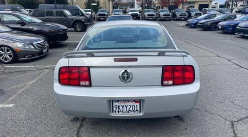 2006 Ford Mustang Deluxe