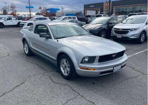 2006 Ford Mustang Deluxe