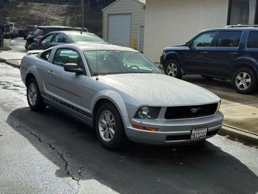 2006 Ford Mustang Deluxe