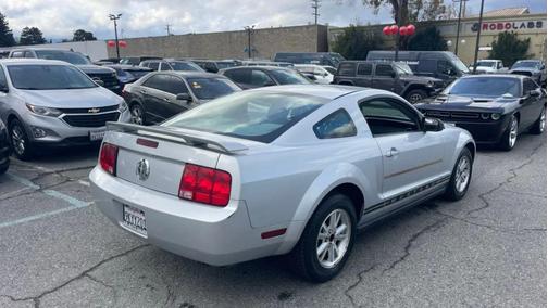 2006 Ford Mustang Deluxe