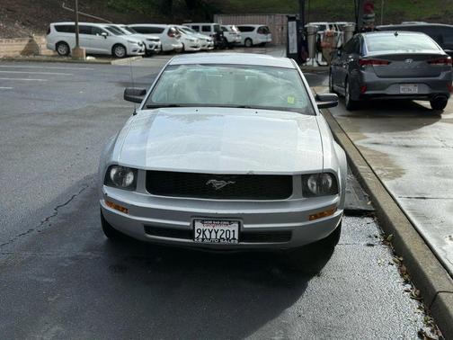 2006 Ford Mustang Deluxe