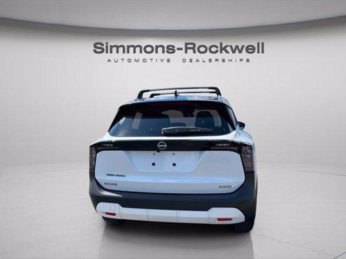 Aspen White Tricoat 2026 Nissan Kicks SV