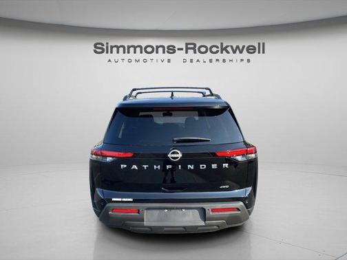 2025 Nissan Pathfinder SV