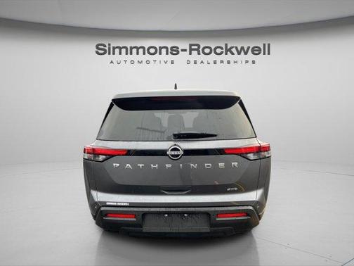 2025 Nissan Pathfinder S